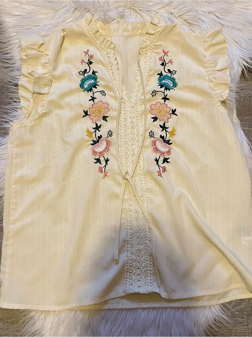 SHEIN Cream Ruffle Sleeve Blouse with Floral Embroidery